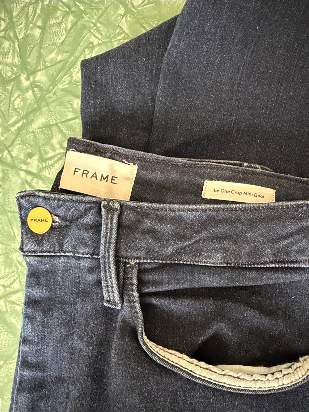 FRAME Le One Crop Mini Boot Dark Indigo Jeans fits size 29-33